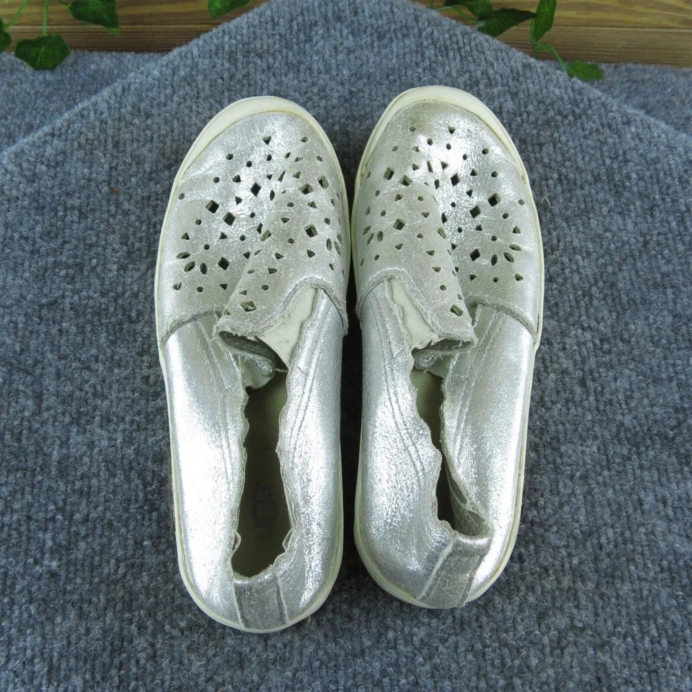 UGG Australia Youth Girls Flat Shoes Silver Textile Slip On Size 3‎ Medium